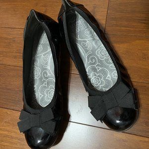 Mootsies Tootsies Patent Black Flats Size 9